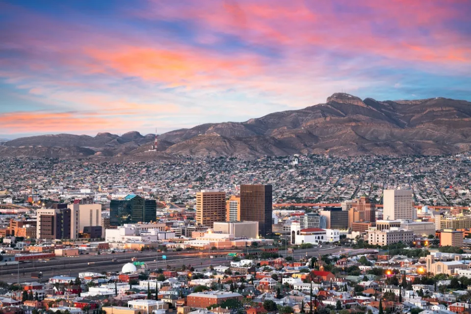 Aerial view of downtown El Paso, Texas with mountains in background